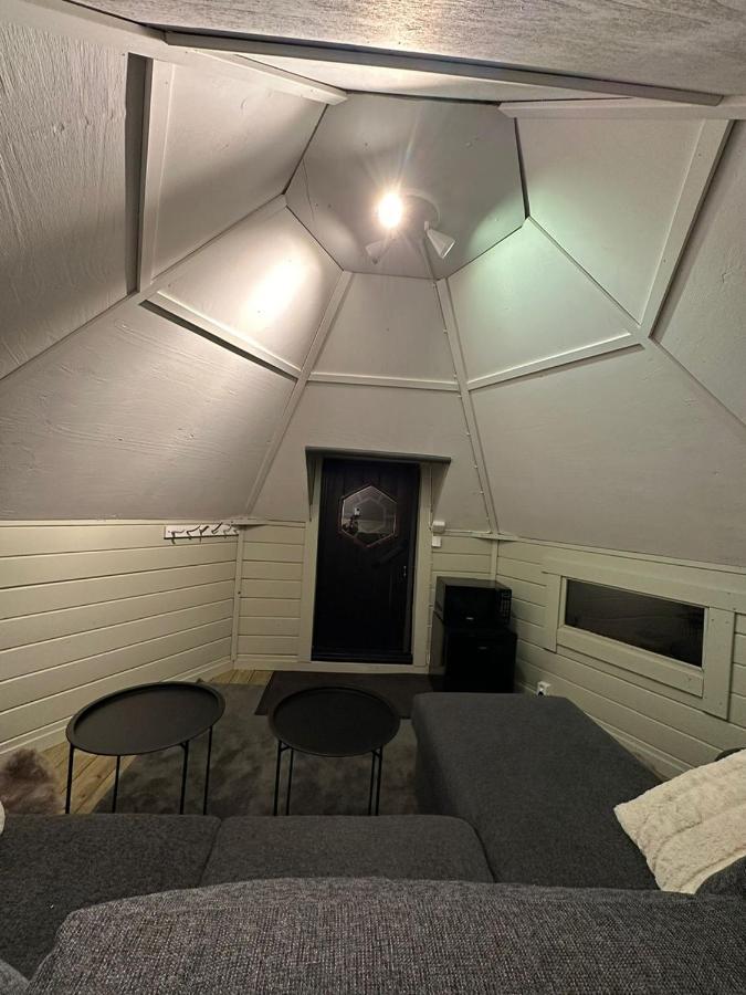 Alpstuga Camp Caroli Hobbit Hut Jukkasjärvi