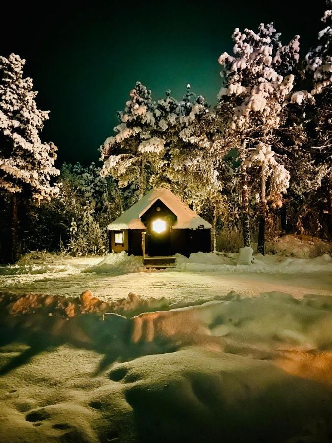Camp Caroli Hobbit Hut Alpstuga Jukkasjärvi